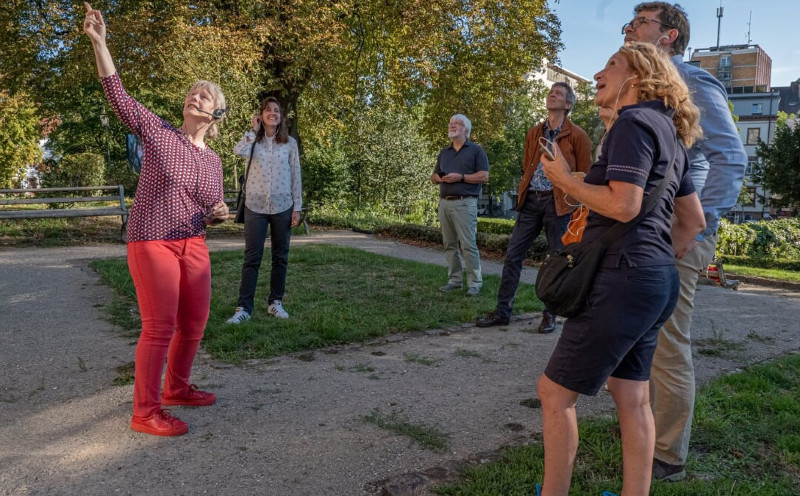 Smartphone Tour Guide System